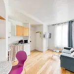 Le Canal Flat De * Pantin