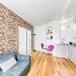 Le Canal Flat De Pantin
