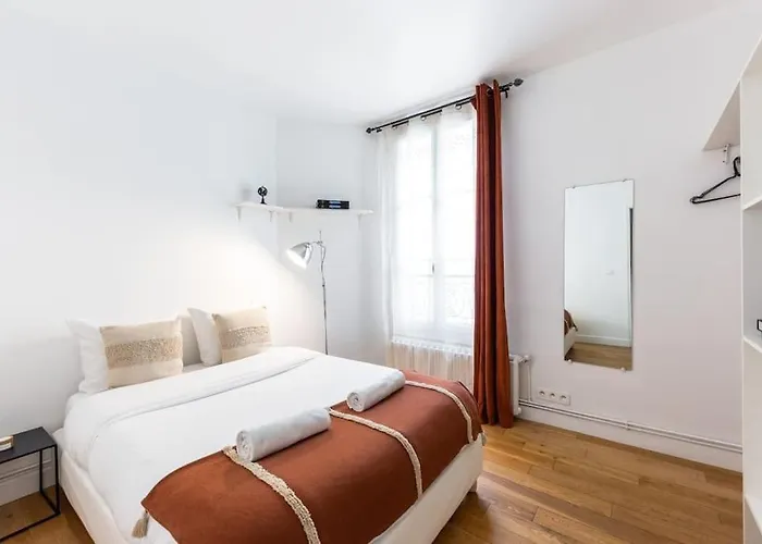 Le Canal Flat De